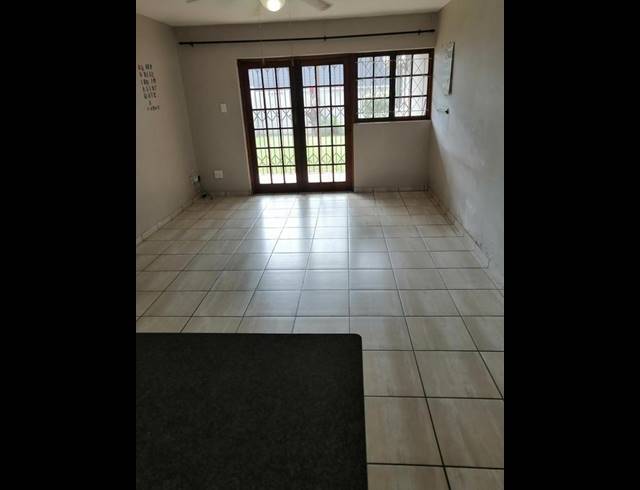 2 BEDROOM PROPERTY TO RENT IN MEER EN SEE